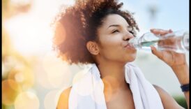 המריץ את חייך: רתימת היתרונות של הידרציה נכונה