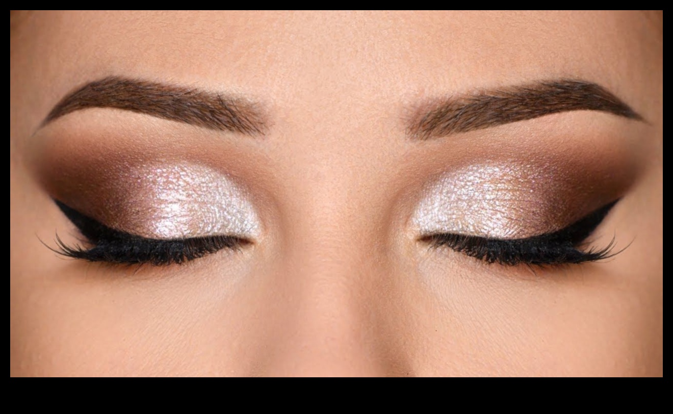 הרמוניה של מסקרה ואיילינר: השגת מראה איפור עיניים מגובש