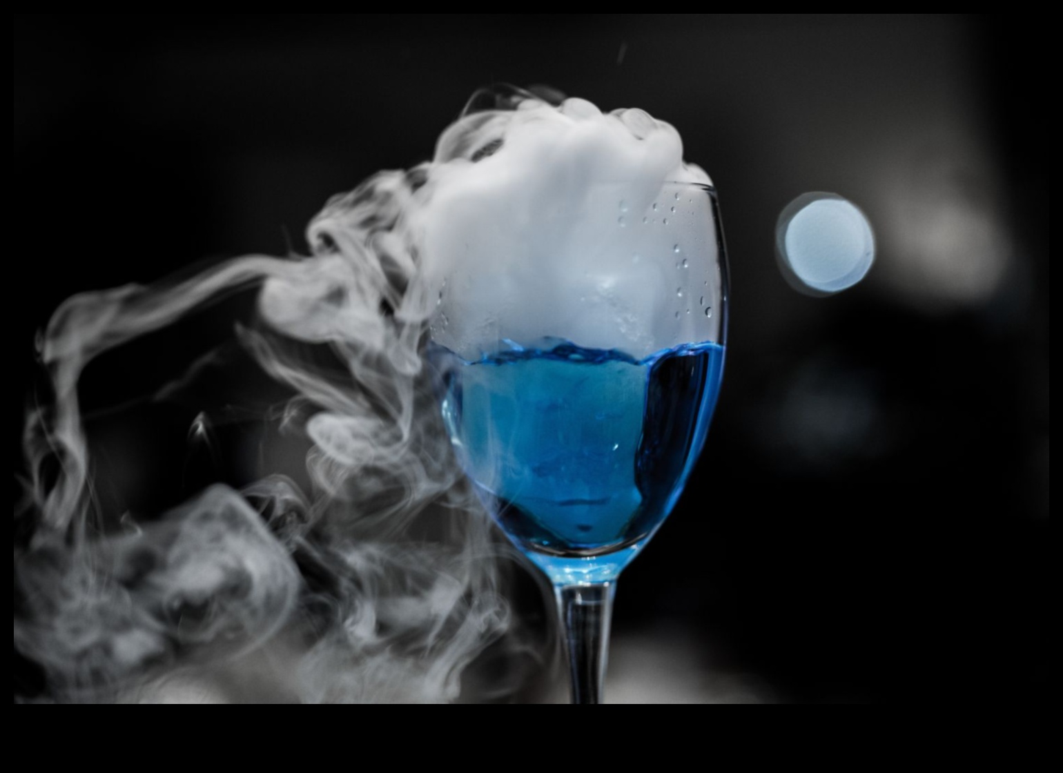 יצירתיות קולינרית עם מיקסולוגיה מולקולרית: יצירת קוקטיילים ייחודיים